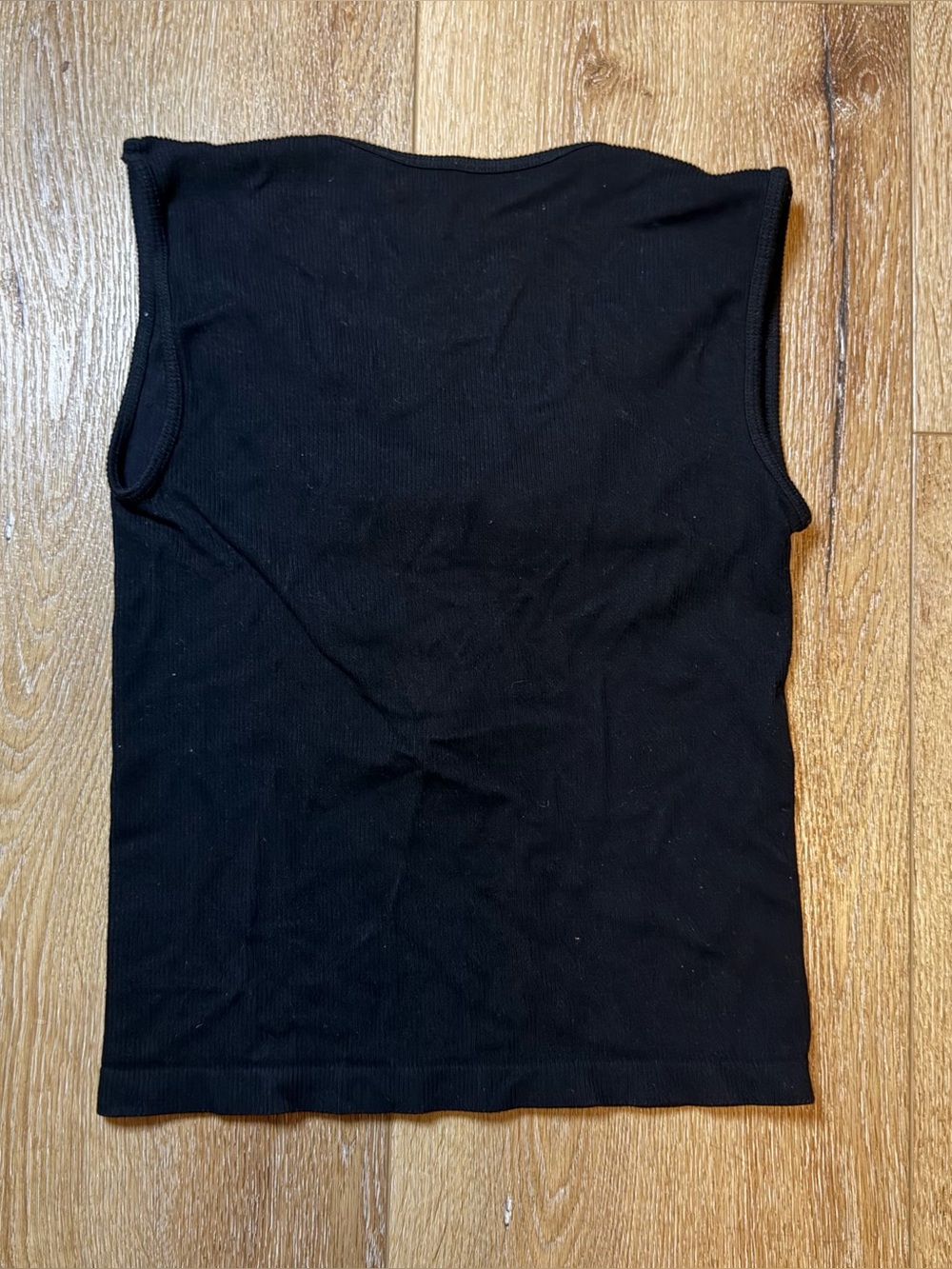 Keyhole Tank Top - Picture 2 of 3